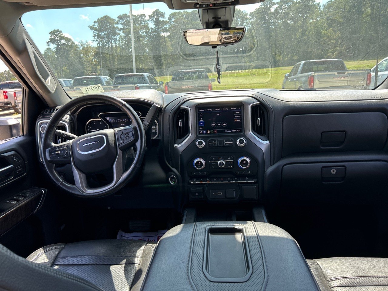 Used 2020 GMC Sierra 2500 Denali w/ Denali Ultimate Package AWD/4WD image 23