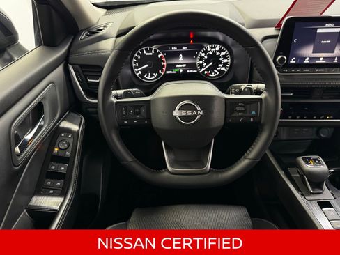 Certified 2025 Nissan Rogue SV image 17