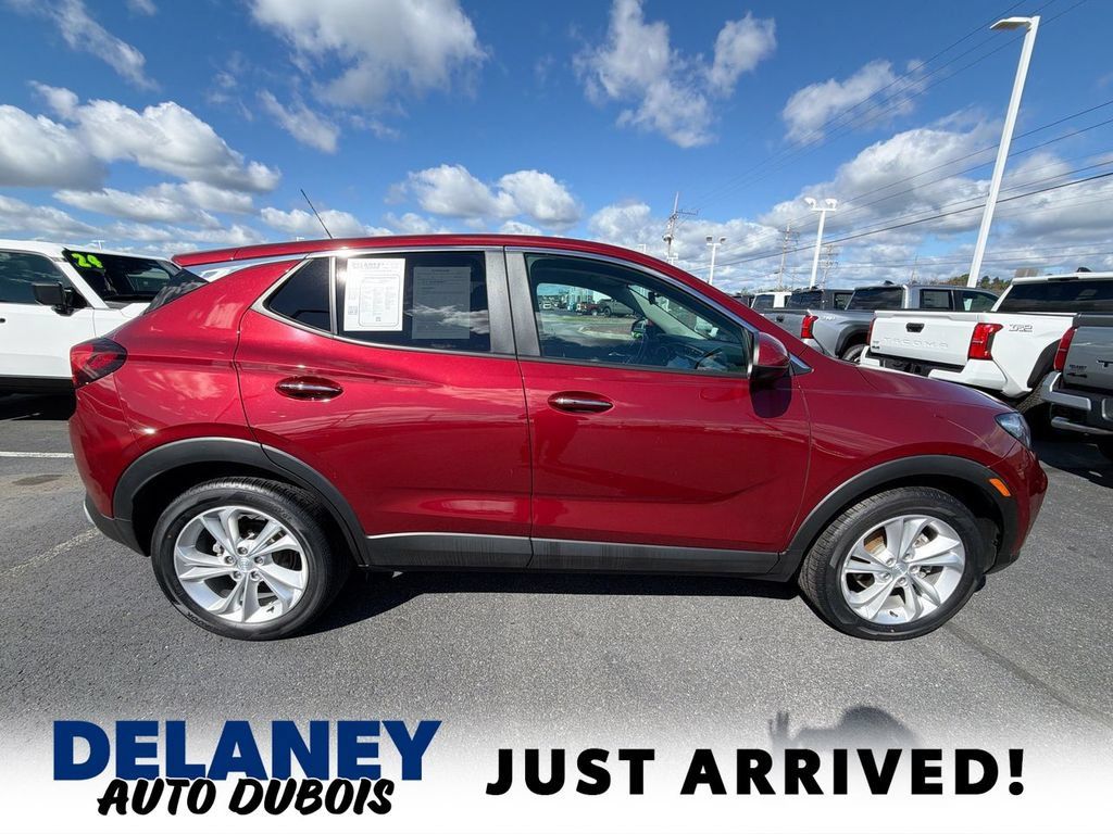 Used 2023 Buick Encore GX Preferred w/ Cold Weather Comfort Package FWD image 9