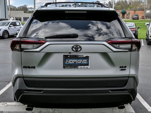 Used 2022 Toyota RAV4 XLE Premium AWD/4WD image 9