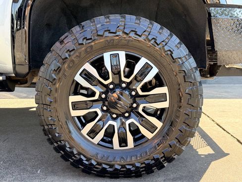 Used 2024 GMC Sierra 3500 Denali Ultimate image 14