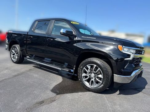 Used 2023 Chevrolet Silverado 1500 LT AWD/4WD image 7