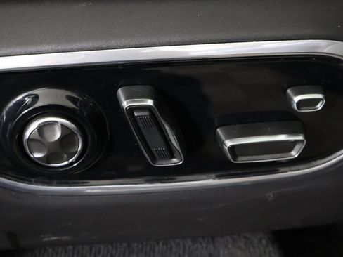 Used 2022 Jeep Grand Cherokee Overland w/ Luxury Tech Group IV image 40