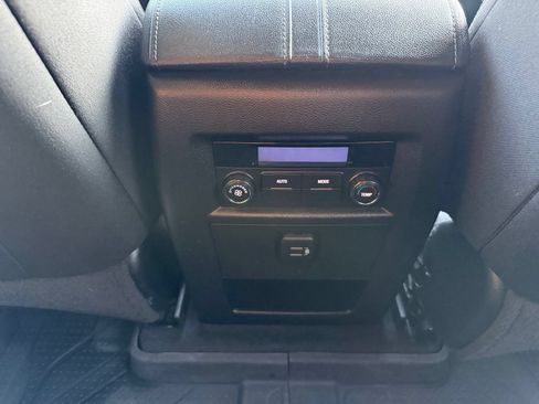 Used 2023 Chevrolet Traverse LT FWD image 28