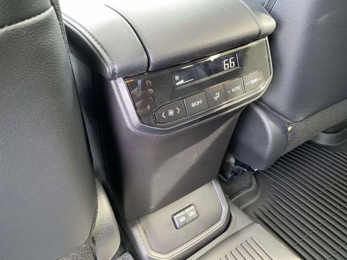 New 2026 Toyota Highlander XLE image 5