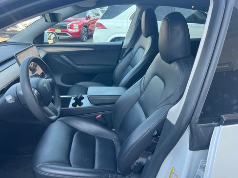 Used 2023 Tesla Model Y Long Range AWD/4WD image 9