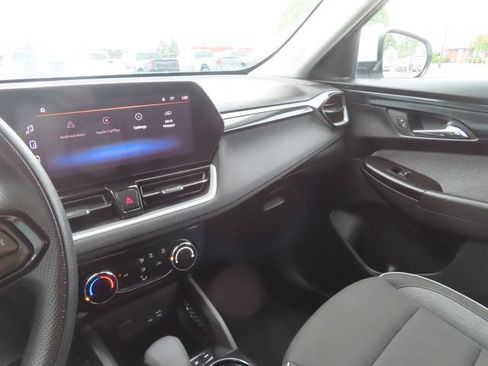 Certified 2024 Chevrolet TrailBlazer LT AWD/4WD image 32