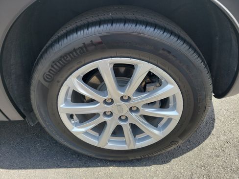 Certified 2023 Cadillac XT4 Luxury FWD image 34