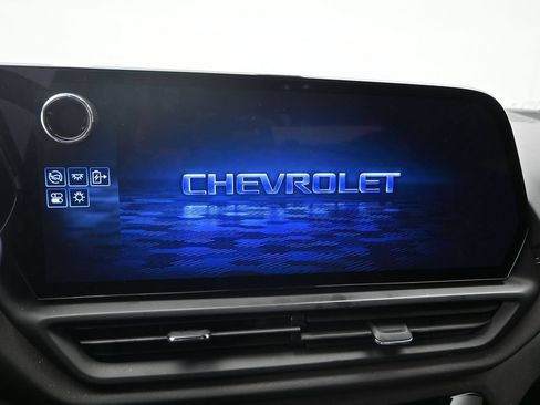 Used 2025 Chevrolet Silverado EV LT AWD/4WD image 14