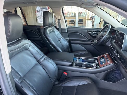 Used 2024 Lincoln Aviator Reserve image 40