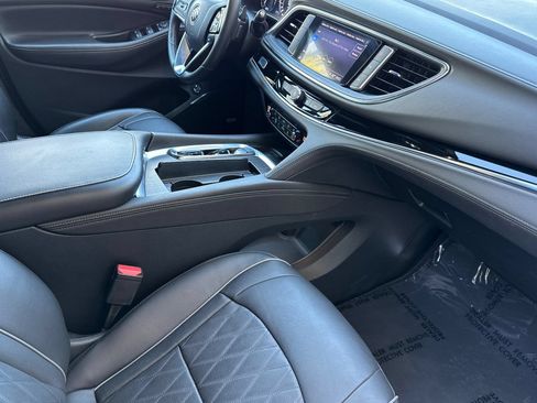 Certified 2024 Buick Enclave Avenir FWD image 18
