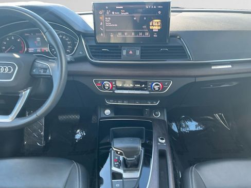 Used 2022 Audi Q5 2.0T Premium w/ Convenience Package image 11