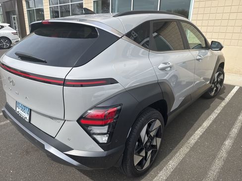 Used 2024 Hyundai Kona Limited AWD/4WD image 4