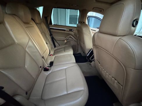 Used 2013 Porsche Cayenne image 22