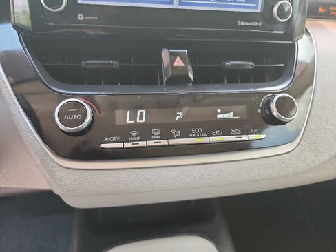 Used 2022 Toyota Corolla LE FWD image 23