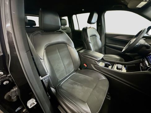 Used 2025 Jeep Grand Cherokee Altitude image 32