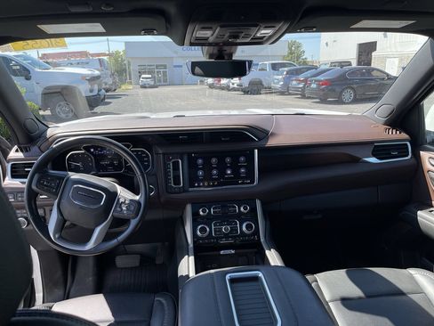 Used 2021 GMC Yukon Denali w/ Denali Ultimate Package AWD/4WD image 21