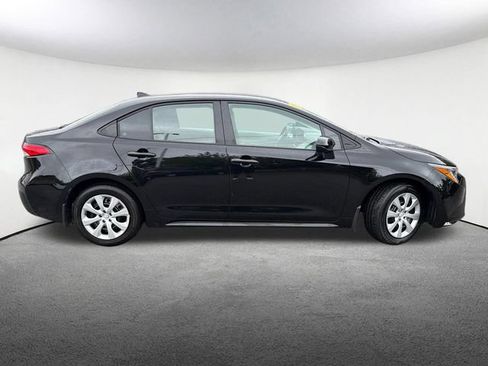 Used 2025 Toyota Corolla LE FWD image 15