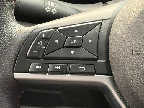 Used 2020 Nissan Kicks SR w/ Exterior Package FWD image 27