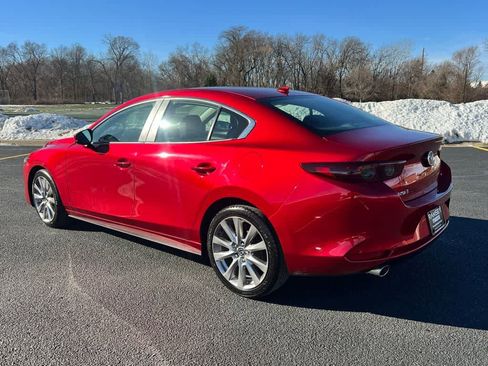 Used 2019 MAZDA MAZDA3 Sedan w/ Preferred Package image 4
