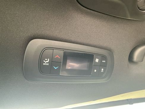 New 2025 Chrysler Voyager LX image 24