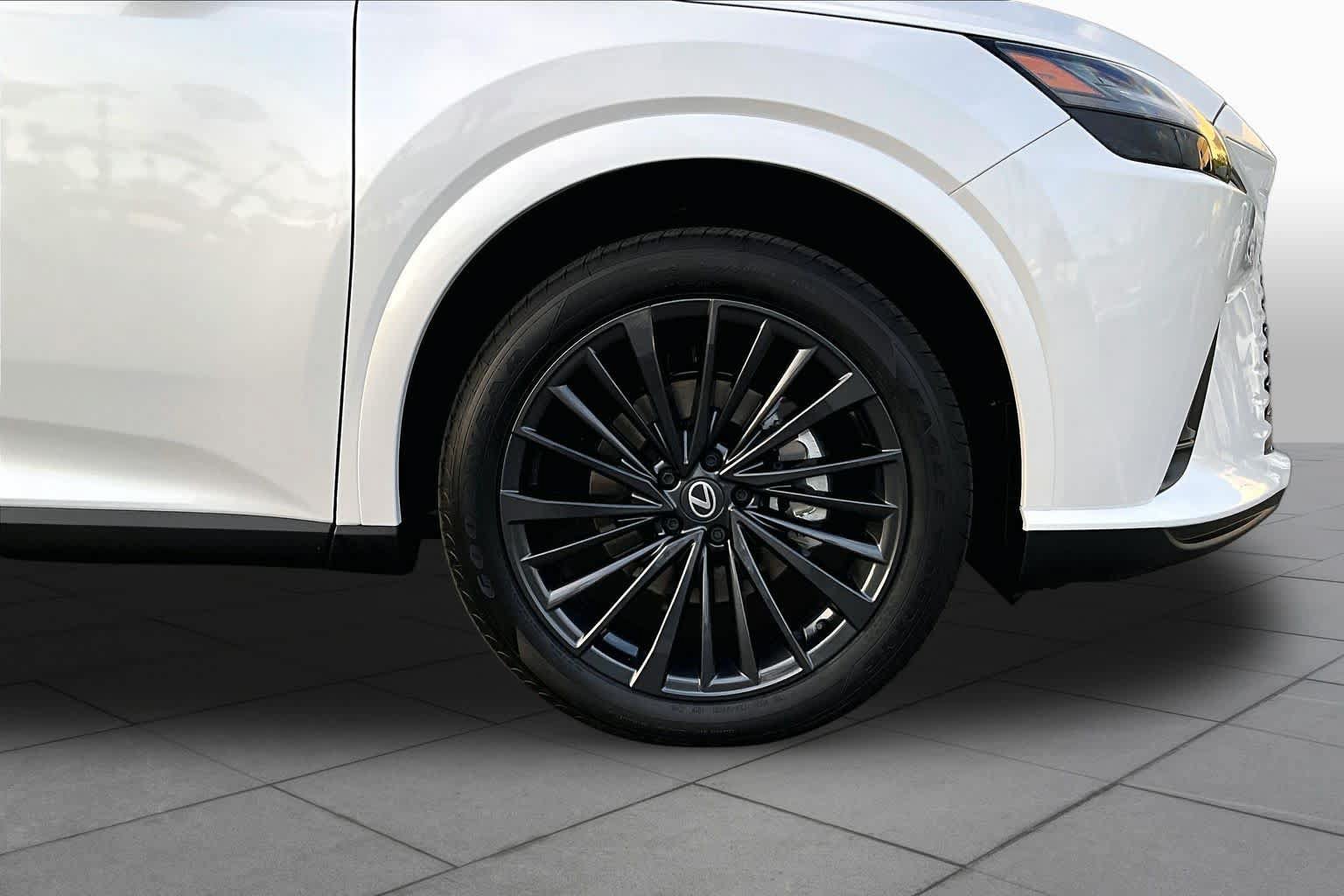 New 2026 Lexus RX 350h AWD/4WD image 9