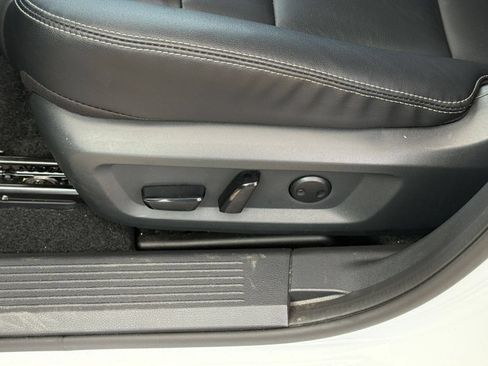 Used 2026 Nissan Rogue SL FWD image 22