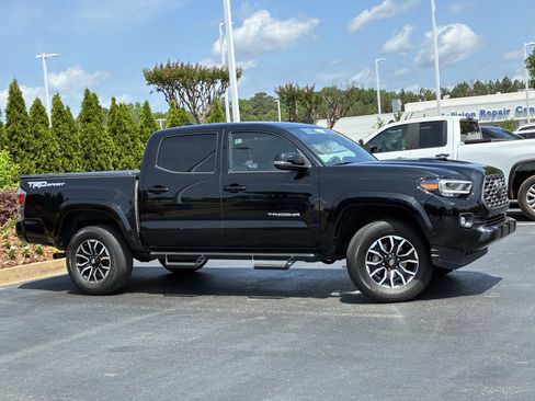Used 2023 Toyota Tacoma TRD Sport RWD image 3