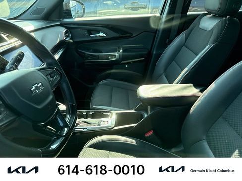 Used 2021 Chevrolet TrailBlazer RS w/ Technology Package FWD image 8