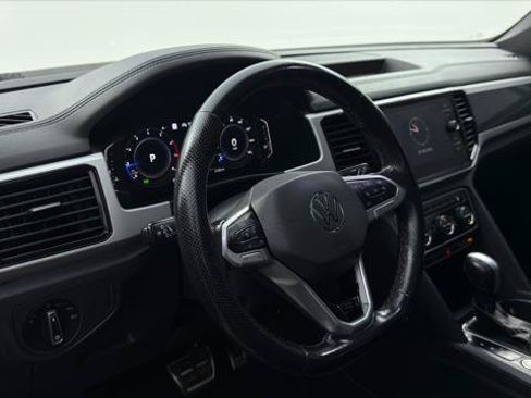 Used 2022 Volkswagen Atlas Cross Sport SEL R-Line AWD/4WD image 24