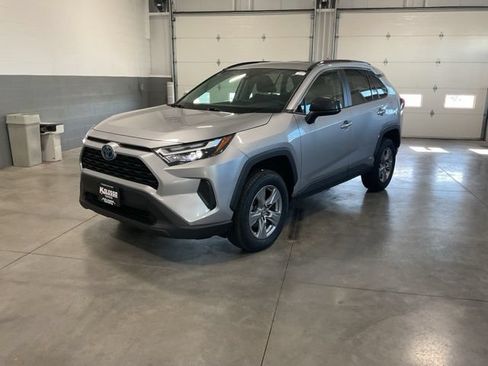 Used 2023 Toyota RAV4 LE AWD/4WD image 3
