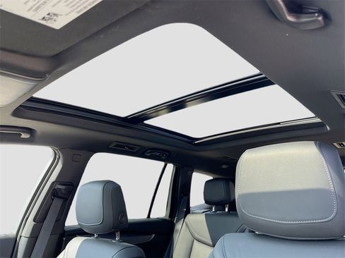 New 2025 Cadillac XT6 Luxury w/ LPO, Floor Liner Package image 17