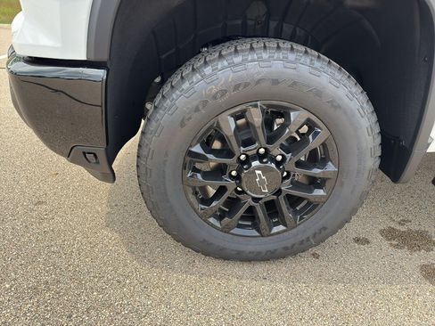 New 2026 Chevrolet Silverado 2500 Custom AWD/4WD image 9