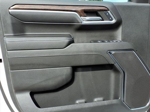 Used 2024 GMC Sierra 1500 Elevation image 15