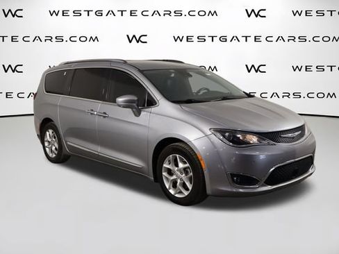 Used 2019 Chrysler Pacifica Touring-L Plus w/ Advanced Safetytec Group FWD image 46