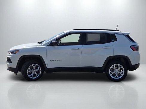 Used 2024 Jeep Compass Latitude image 7