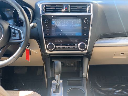 Used 2018 Subaru Outback 2.5i Premium image 28