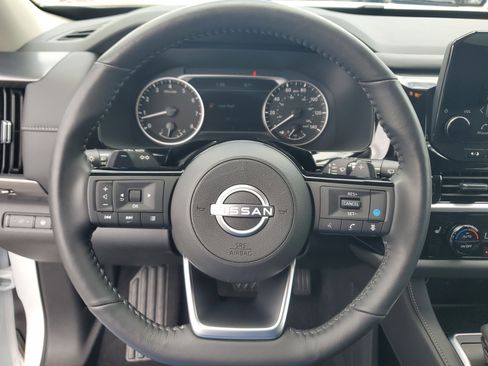 Certified 2025 Nissan Pathfinder SL image 22