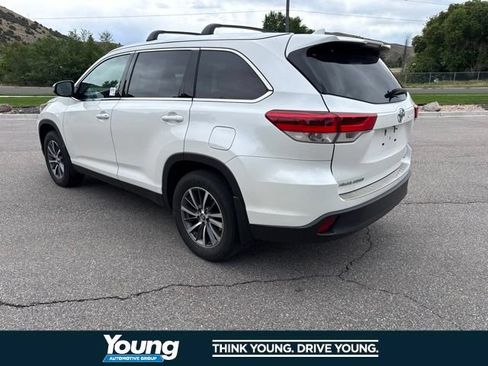 Used 2019 Toyota Highlander XLE AWD/4WD image 5