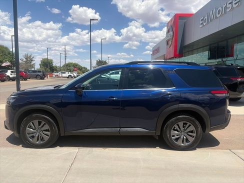 Used 2024 Nissan Pathfinder SV FWD image 8