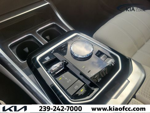 Used 2025 BMW 760i xDrive AWD/4WD image 33