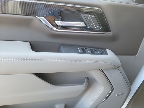 New 2026 GMC Yukon Elevation image 16