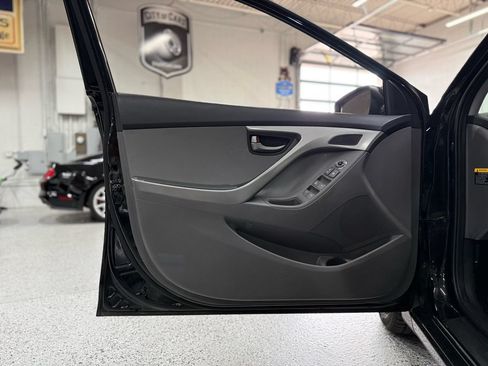 Used 2013 Hyundai Elantra GLS FWD image 9