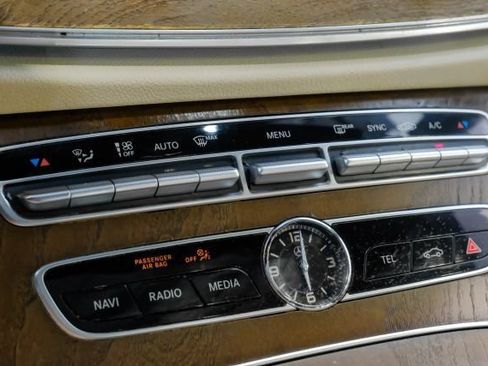 Used 2018 Mercedes-Benz E 300 image 32