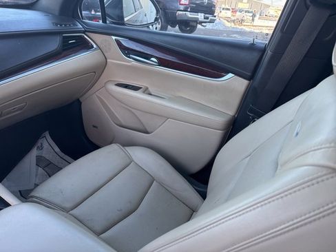 Used 2019 Cadillac XT5 Luxury image 18