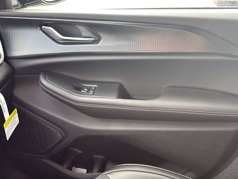 New 2025 Jeep Grand Cherokee L Altitude image 23