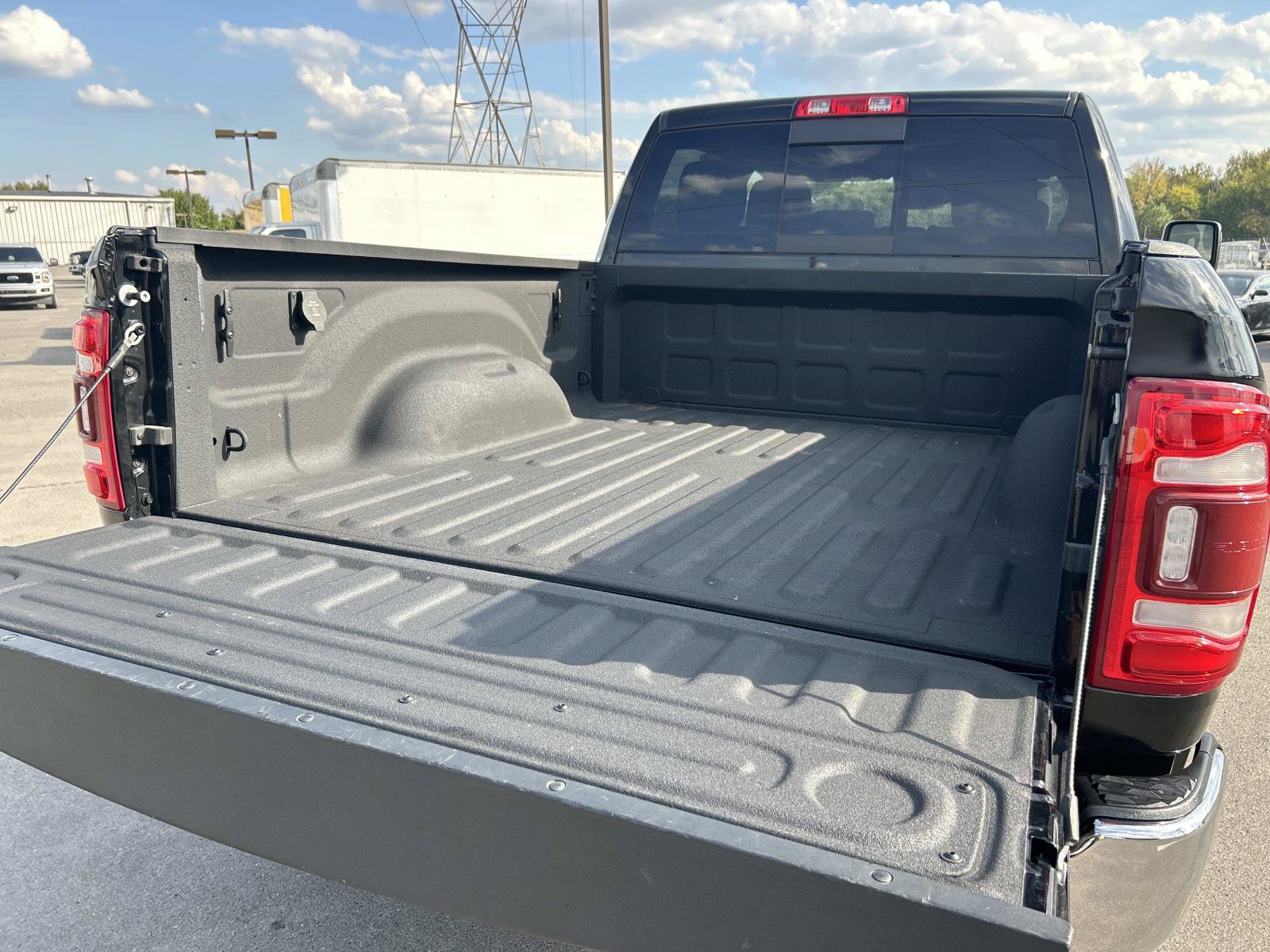 Used 2024 RAM 2500 Big Horn w/ Safety Group AWD/4WD image 16