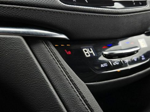 Certified 2024 Cadillac XT6 Luxury w/ LPO, Floor Liner Package image 21