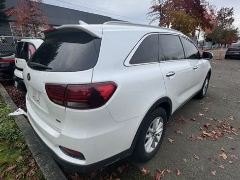 Used 2019 Kia Sorento LX w/ LX Convenience Package image 5