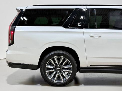 Used 2024 Cadillac Escalade ESV Sport w/ Touring Package AWD/4WD image 11
